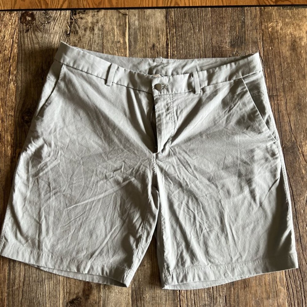 Men's Lululemon Shorts (Light Gray) - Size 38